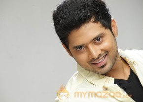Hum Thum Movie Latest Stills photo 52