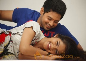 Hum Thum Movie Latest Stills photo 50