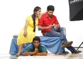 Hum Thum Movie Latest Stills photo 33