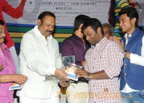 Hum Tum Movie Audio Launch Pics photo 37