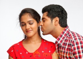 Hum Tum Movie Latest stills photo 3