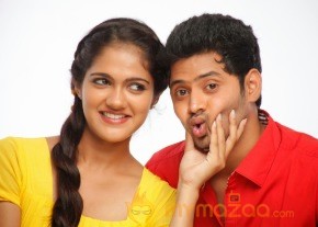 Hum Tum Movie Latest stills photo 14