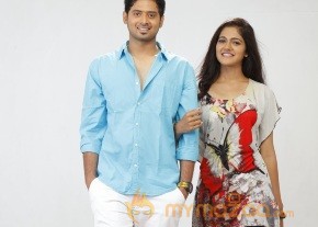 Hum Tum Movie Latest stills photo 5