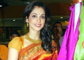 Isha Koppikar At Big Fm photo 5