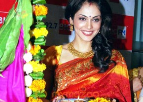 Isha Koppikar At Big Fm photo 12