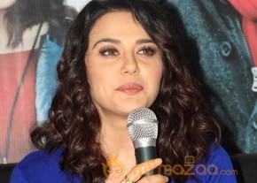 Ishkq In Paris Promotion At Reliance Digital Store  photo 34