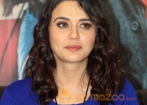 Ishkq In Paris Promotion At Reliance Digital Store  photo 23