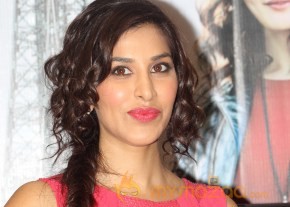 Ishkq In Paris Promotion At Reliance Digital Store  photo 24