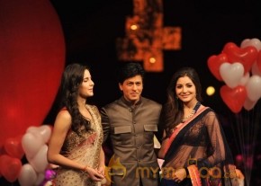 Jab takHai jaan team at India Got Talent photo 7