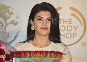 Jacqueline Fernandez At Body Shop India  photo 37
