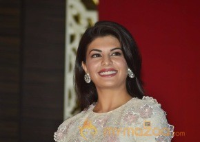 Jacqueline Fernandez At Body Shop India  photo 10