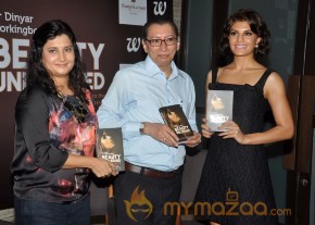 Jacqueline Launch Dr Dinyar's Book On Perfect Skin  photo 10