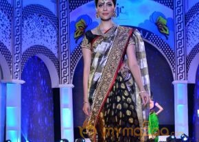 Joh Rivaaj Fashion Show Photos photo 20