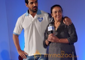 John Abraham Fulfills His Mother's Basketball Dream  photo 3