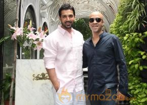 John Abraham Launch Pitol Soku Joi Album   photo 8