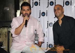 John Abraham Launch Pitol Soku Joi Album   photo 3