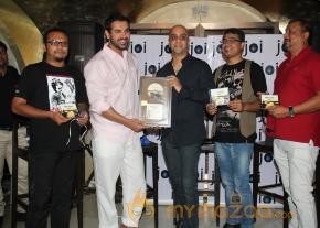 John Abraham Launch Pitol Soku Joi Album   photo 5