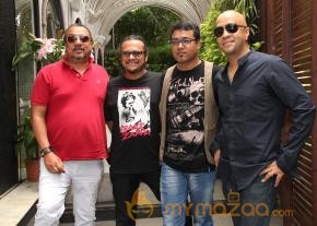 John Abraham Launch Pitol Soku Joi Album   photo 6