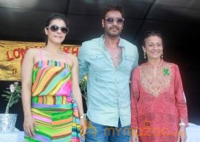 Kajol Devgn & Ajay Devgn At The Clean & Green Lonavala Event  photo 4
