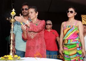 Kajol Devgn & Ajay Devgn At The Clean & Green Lonavala Event  photo 25