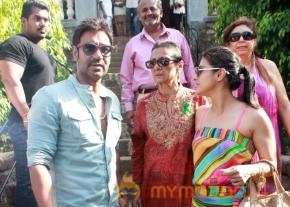 Kajol Devgn & Ajay Devgn At The Clean & Green Lonavala Event  photo 28