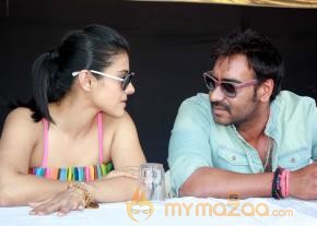 Kajol Devgn & Ajay Devgn At The Clean & Green Lonavala Event  photo 3