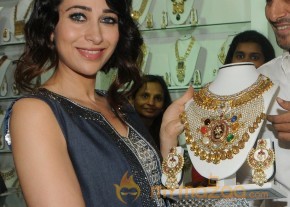 Karisma at Glamour Jewellery Exhibition 2014 photo 8
