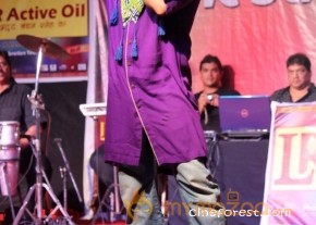 KHILADI 786 MOVIE PROMOTION PHOTOS photo 6