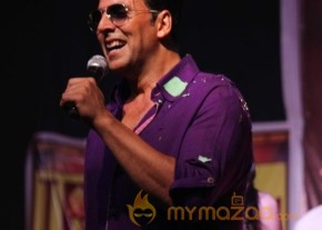 KHILADI 786 MOVIE PROMOTION PHOTOS
