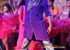 KHILADI 786 MOVIE PROMOTION PHOTOS photo 24