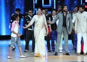 Lootera Team At Star Plus India Dancing Superstar 2  photo 20