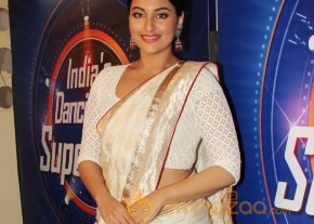 Lootera Team At Star Plus India Dancing Superstar 2  photo 27