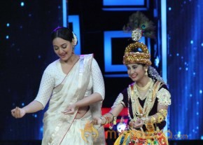 Lootera Team At Star Plus India Dancing Superstar 2  photo 35
