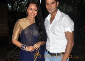 Lootera Team Promote On The Sets Of TV Serial Uttaran  photo 16