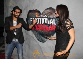 Lootera Team Promotion On The Sets Of Emotional Attyachaar  photo 15