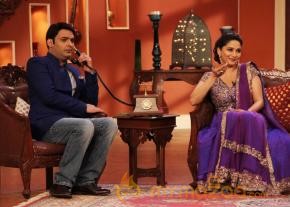 Madhuri Dedh Ishqiya Promotion Photos photo 19