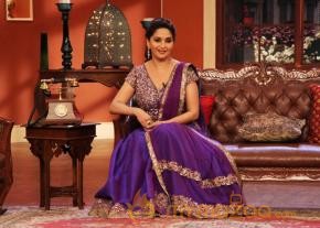 Madhuri Dedh Ishqiya Promotion Photos photo 30