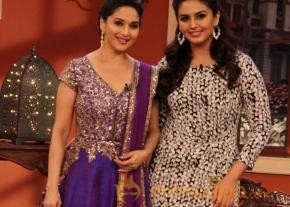 Madhuri Dedh Ishqiya Promotion Photos photo 15
