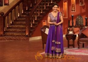 Madhuri Dedh Ishqiya Promotion Photos photo 26
