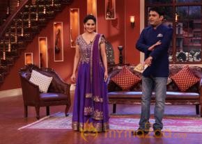 Madhuri Dedh Ishqiya Promotion Photos photo 27