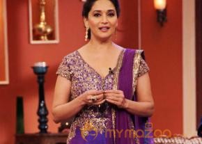 Madhuri Dedh Ishqiya Promotion Photos