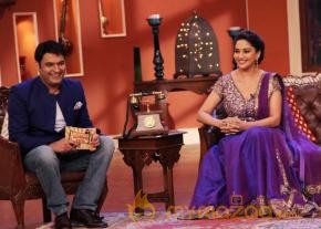 Madhuri Dedh Ishqiya Promotion Photos photo 14