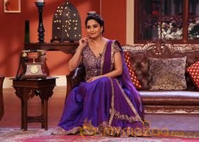 Madhuri Dedh Ishqiya Promotion Photos photo 25