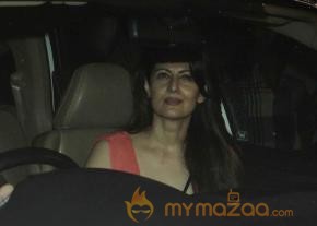 Malaika Arora, Karishma & Amrita snapped at airport  photo 6