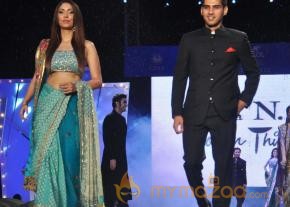 Manish Malhotra & Shaina NC For CPAA Fashion Show  photo 4