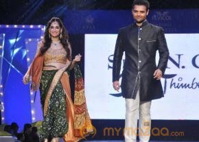 Manish Malhotra & Shaina NC For CPAA Fashion Show  photo 9