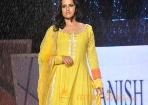 Manish Malhotra & Shaina NC For CPAA Fashion Show  photo 8