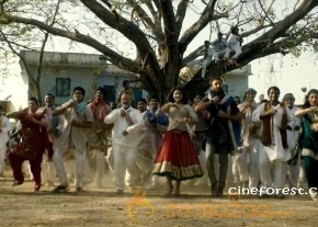 MATRU KI BIJLEE KA MANDOLA MOVIE GALLERY photo 7