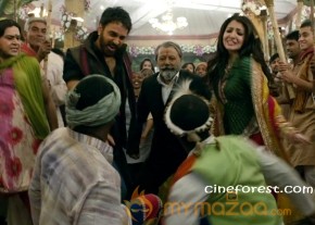 MATRU KI BIJLEE KA MANDOLA MOVIE GALLERY photo 9