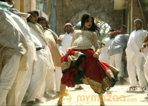 MATRU KI BIJLEE KA MANDOLA MOVIE GALLERY photo 3